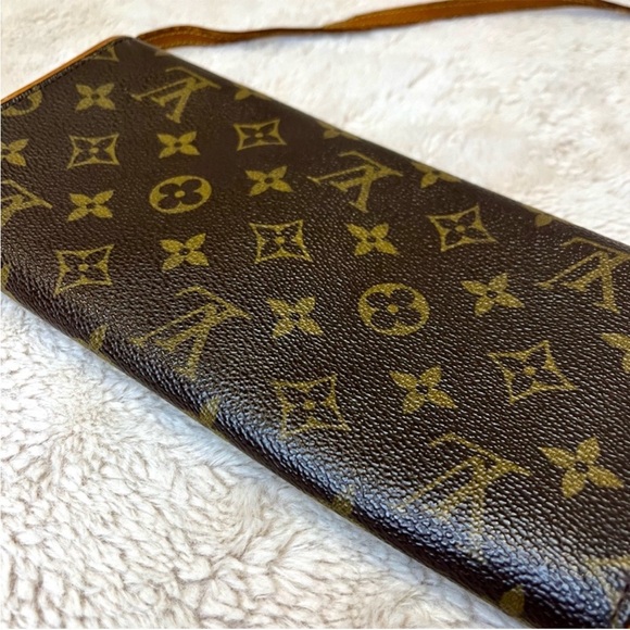 Louis Vuitton Vintage Monogram Pochette Twin GM - Picture 7 of 17